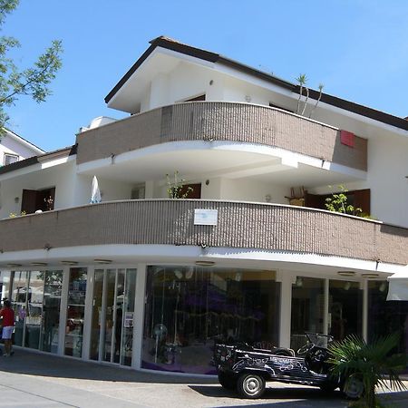 Condominio Maria Lignano Sabbiadoro Exteriör bild