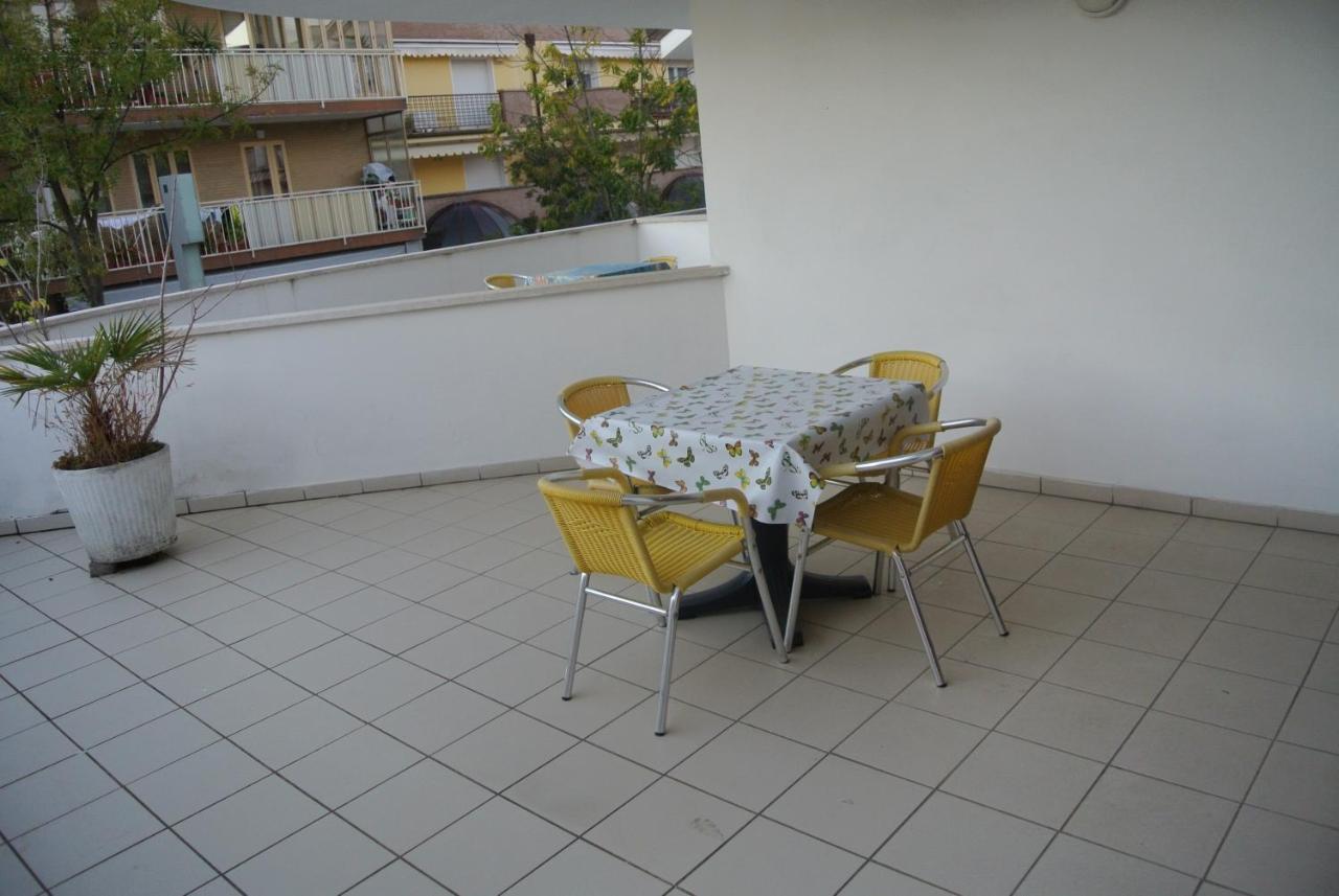 Condominio Maria Lignano Sabbiadoro Exteriör bild