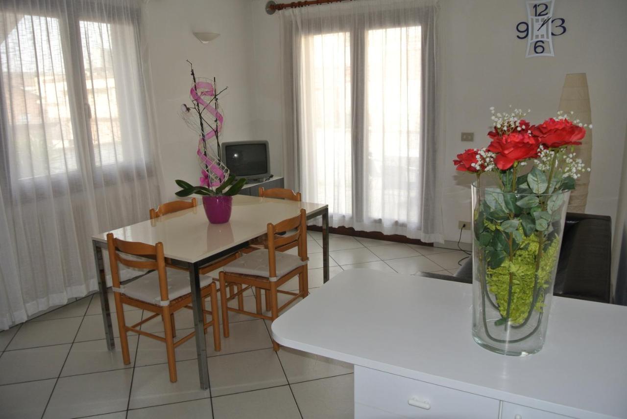 Condominio Maria Lignano Sabbiadoro Exteriör bild