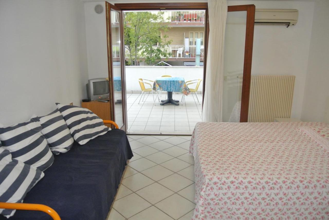 Condominio Maria Lignano Sabbiadoro Exteriör bild